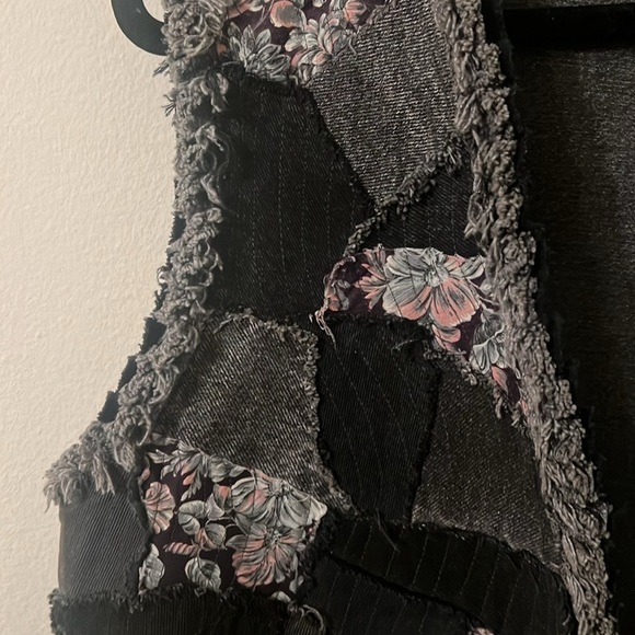 Boho jean vest size M/L grunge - Picture 9 of 16